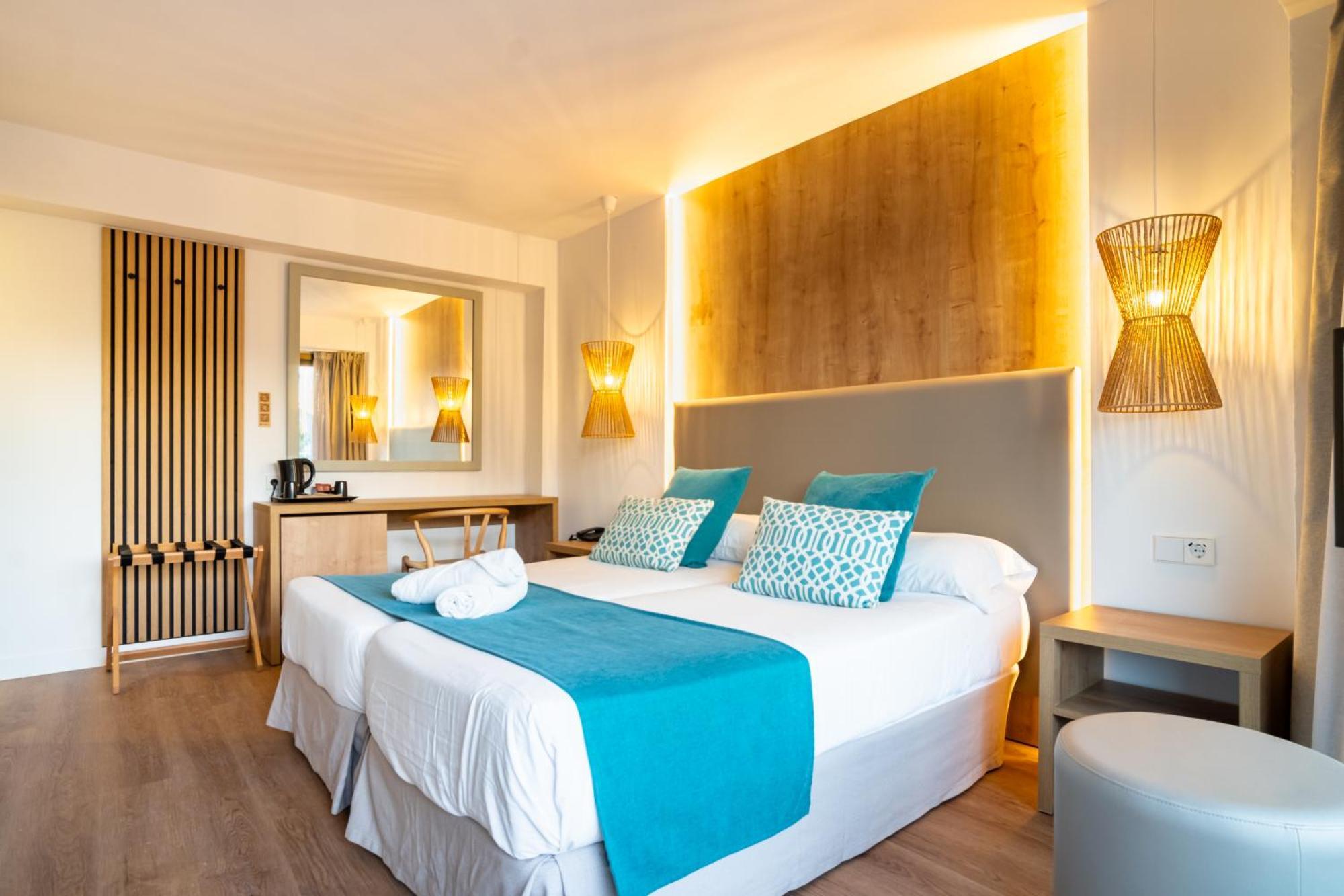 Bahia De Alcudia Hotel & Spa Port de Alcudia  ภายนอก รูปภาพ