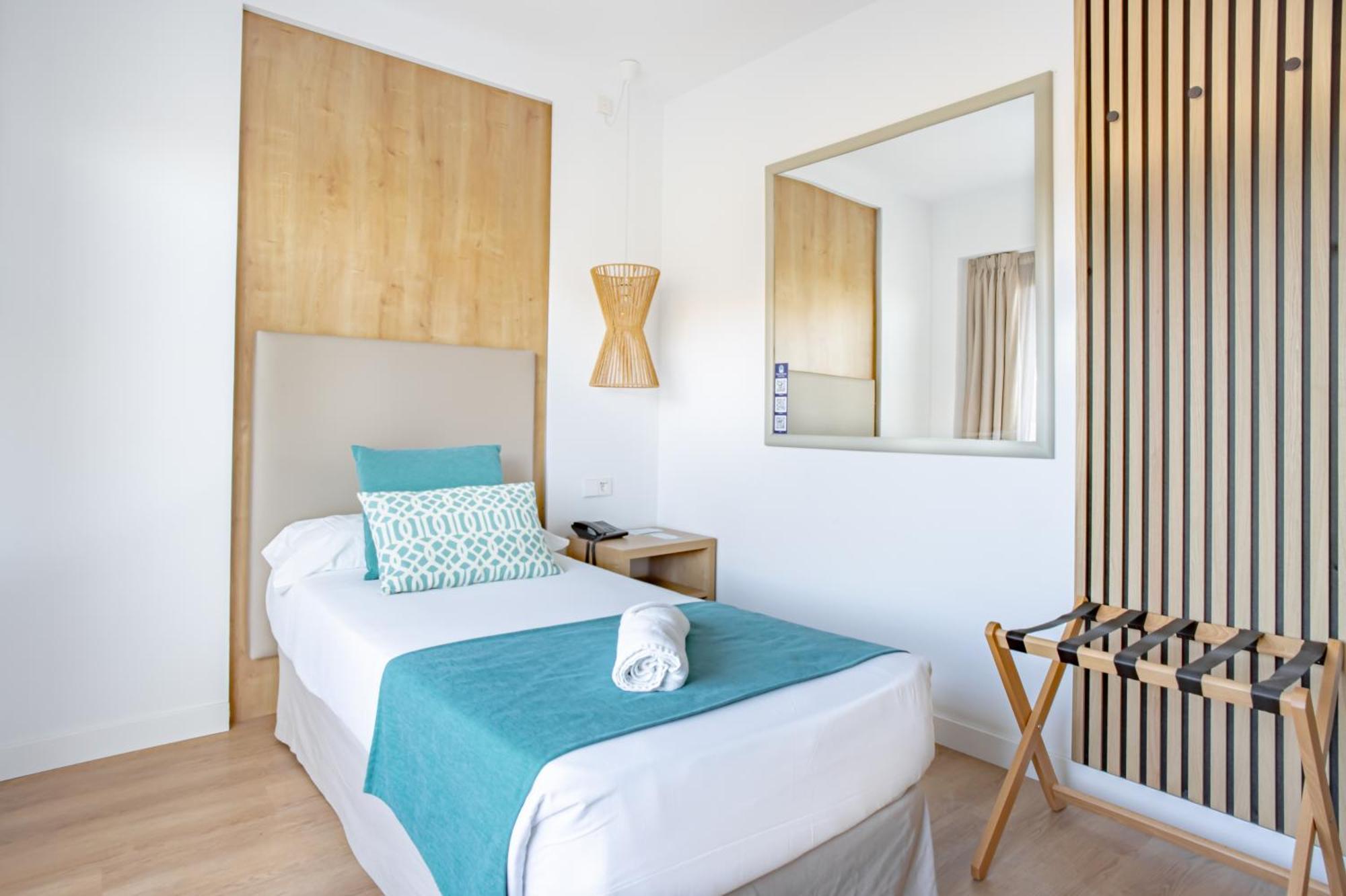 Bahia De Alcudia Hotel & Spa Port de Alcudia  ภายนอก รูปภาพ