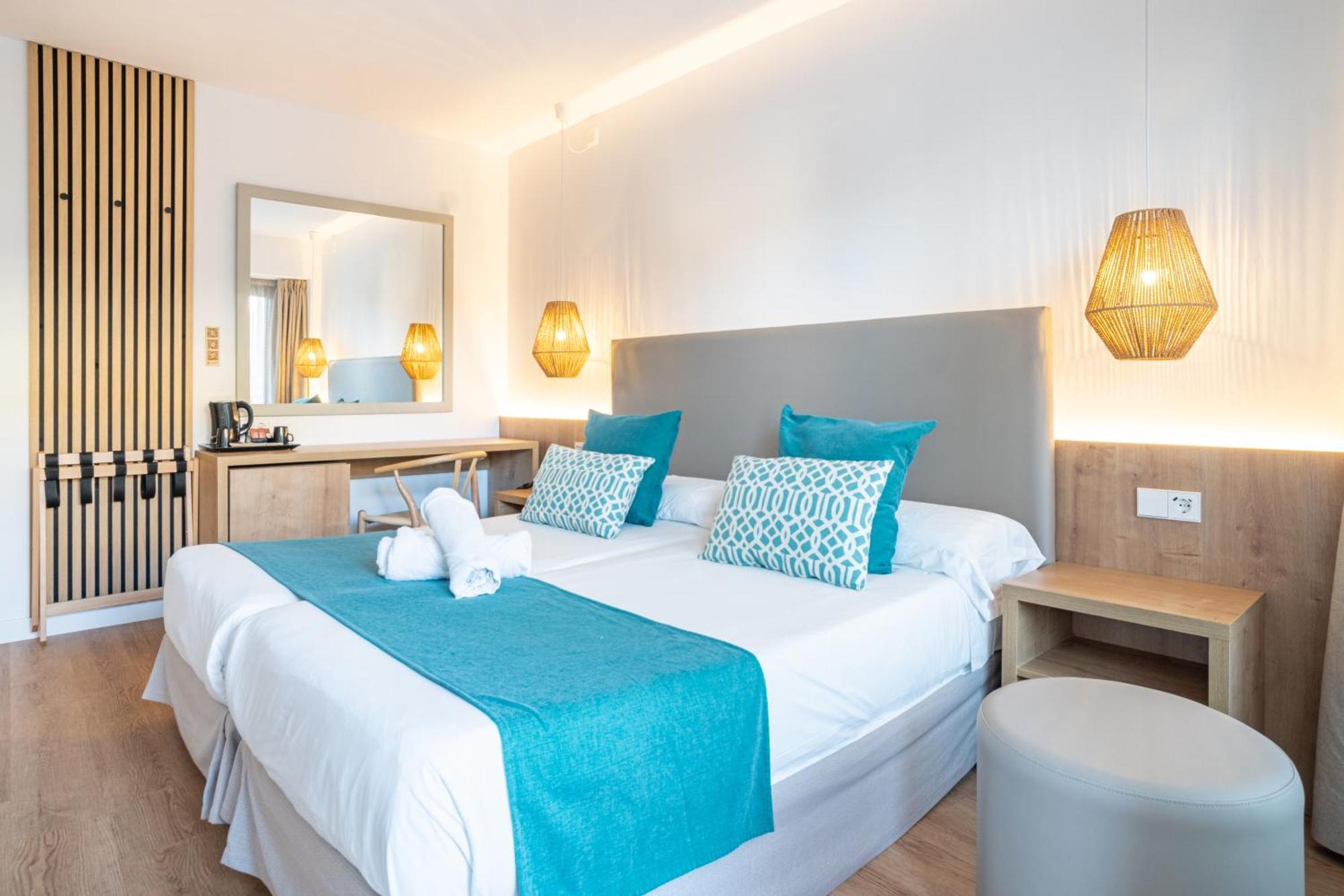 Bahia De Alcudia Hotel & Spa Port de Alcudia  ภายนอก รูปภาพ